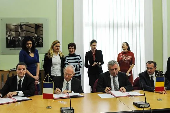 C.J. Timiş şi autorităţile din Franţa au semnat un acord de reintegrare a romilor expulzaţi din „Hexagon” FOTO