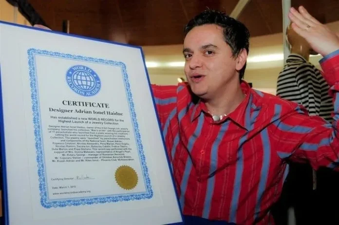 Timişoreanul Adrian Haiduc se simte ameninţat? „Mâine declară că eu, cel cu premierele intergalactice, o copiez!” adrian haiduc jpg