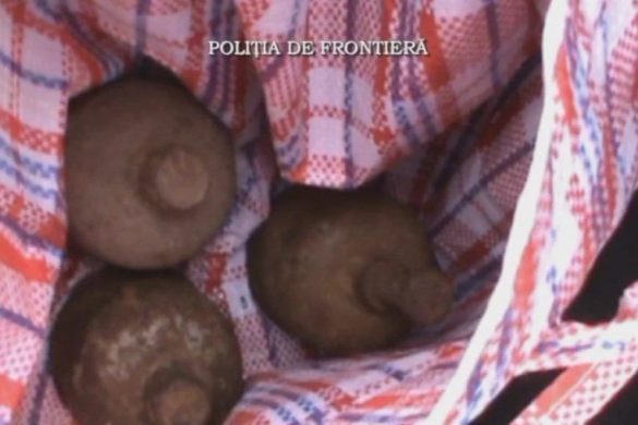 Arădean, reţinut în timp ce încerca să vândă 18 kg de mercur unor poliţişti de frontieră din Timiş sub acoperire