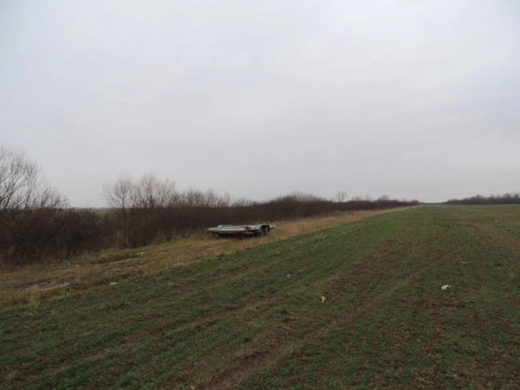 platforma auto abandonata de hoti jpg platforma auto abandonata de hoti jpg