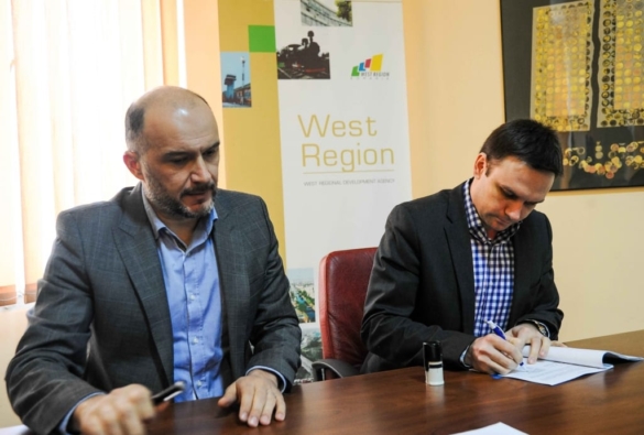 semnare contracte cu finantare nerambursabila la sediul ADR Vest 1 semnare contracte cu finantare nerambursabila la sediul ADR Vest 1