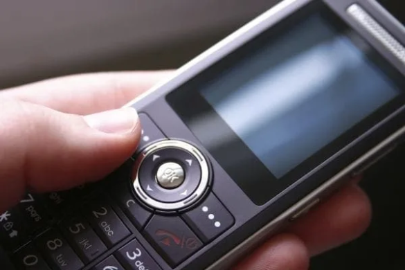 Taxele de roaming, anulate de Parlamentul European
