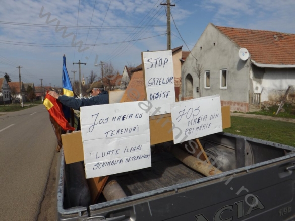 01Un dudeştean a început azi cel mai lung protest la adresa mafiei din Primărie 01Un dudeştean a început azi cel mai lung protest la adresa mafiei din Primărie