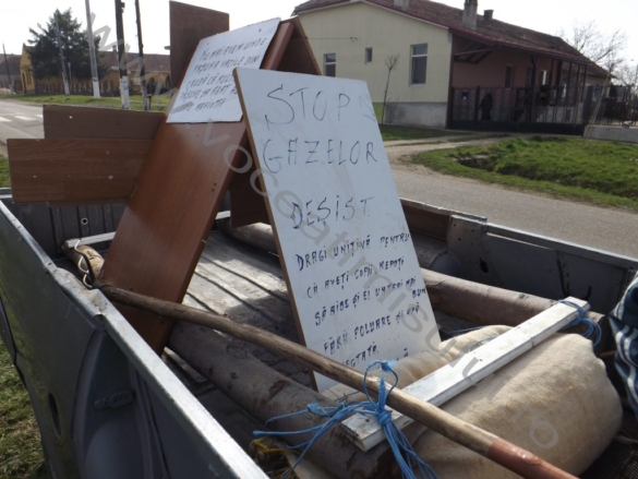 04Un dudeştean a început azi cel mai lung protest la adresa mafiei din Primărie 04Un dudeştean a început azi cel mai lung protest la adresa mafiei din Primărie