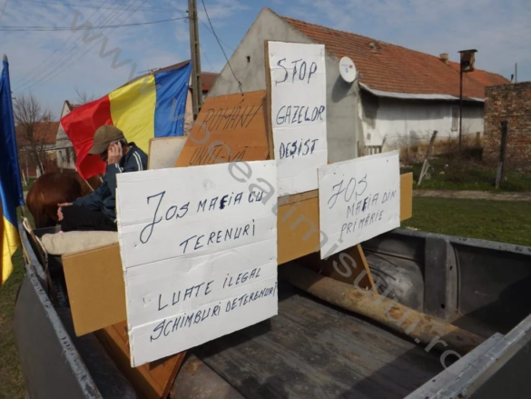 07Un dudeştean a început azi cel mai lung protest la adresa mafiei din Primărie jpg 07Un dudeştean a început azi cel mai lung protest la adresa mafiei din Primărie jpg