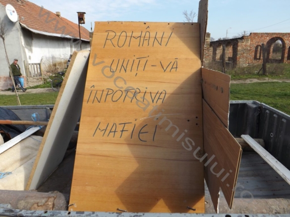 08Un dudeştean a început azi cel mai lung protest la adresa mafiei din Primărie 08Un dudeştean a început azi cel mai lung protest la adresa mafiei din Primărie