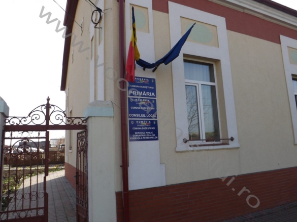 10Un dudeştean a început azi cel mai lung protest la adresa mafiei din Primărie 10Un dudeştean a început azi cel mai lung protest la adresa mafiei din Primărie