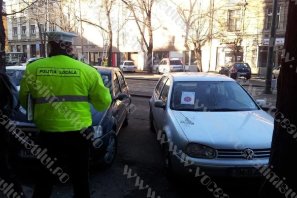 Poliţia Locală (încearcă să) îşi ia rolul în serios. Amenzi pentru şoferii care nu respectă legislaţia rutieră FOTO