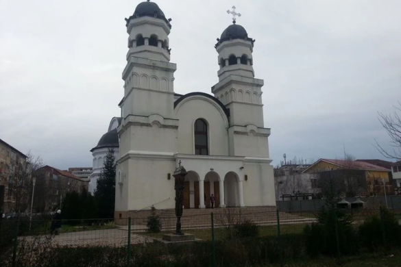 Peste 40 de biserici din Timiş, afectate după furtuna de duminică. Patriarhia dă bani pentru reabilitare
