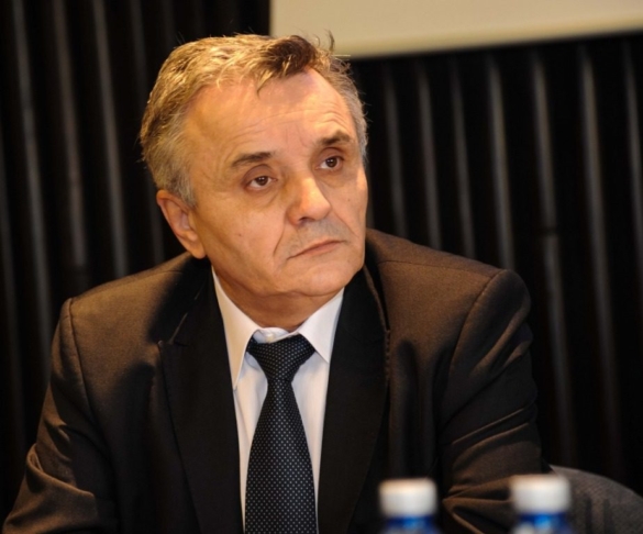 Gheorghe Benu directorul general al Agenţiei de Plăţi şi Intervenţie pentru Agricultură Gheorghe Benu directorul general al Agenţiei de Plăţi şi Intervenţie pentru Agricultură