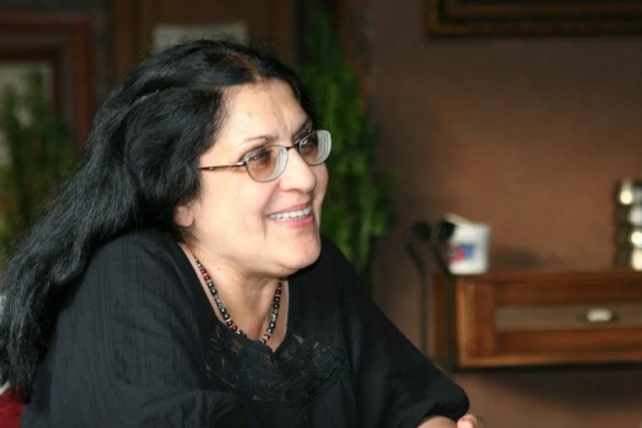 Amazoanele Adrianei Babeți câștigă premiul „Cel mai bun volum al anului 2013”