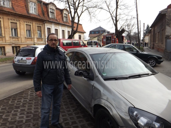Neatenţia costă scump Accident spectaculos la intersecţia străzilor Iosif Vulcan cu Ioan Bontilă 07 Neatenţia costă scump Accident spectaculos la intersecţia străzilor Iosif Vulcan cu Ioan Bontilă 07