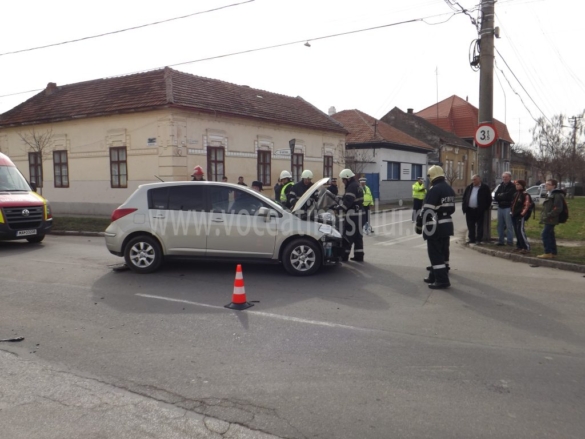 Neatenţia costă scump Accident spectaculos la intersecţia străzilor Iosif Vulcan cu Ioan Bontilă 11 Neatenţia costă scump Accident spectaculos la intersecţia străzilor Iosif Vulcan cu Ioan Bontilă 11