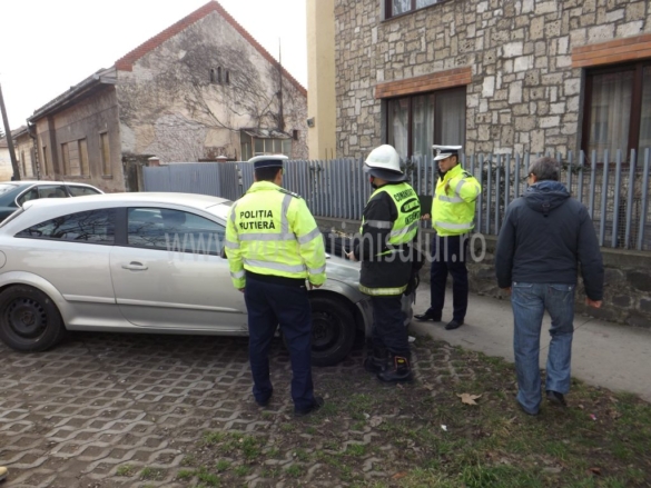 Neatenţia costă scump Accident spectaculos la intersecţia străzilor Iosif Vulcan cu Ioan Bontilă 15 Neatenţia costă scump Accident spectaculos la intersecţia străzilor Iosif Vulcan cu Ioan Bontilă 15