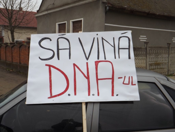 Protest pentru drumul dezastruos ce leagă Unip şi Uliuc01 Protest pentru drumul dezastruos ce leagă Unip şi Uliuc01