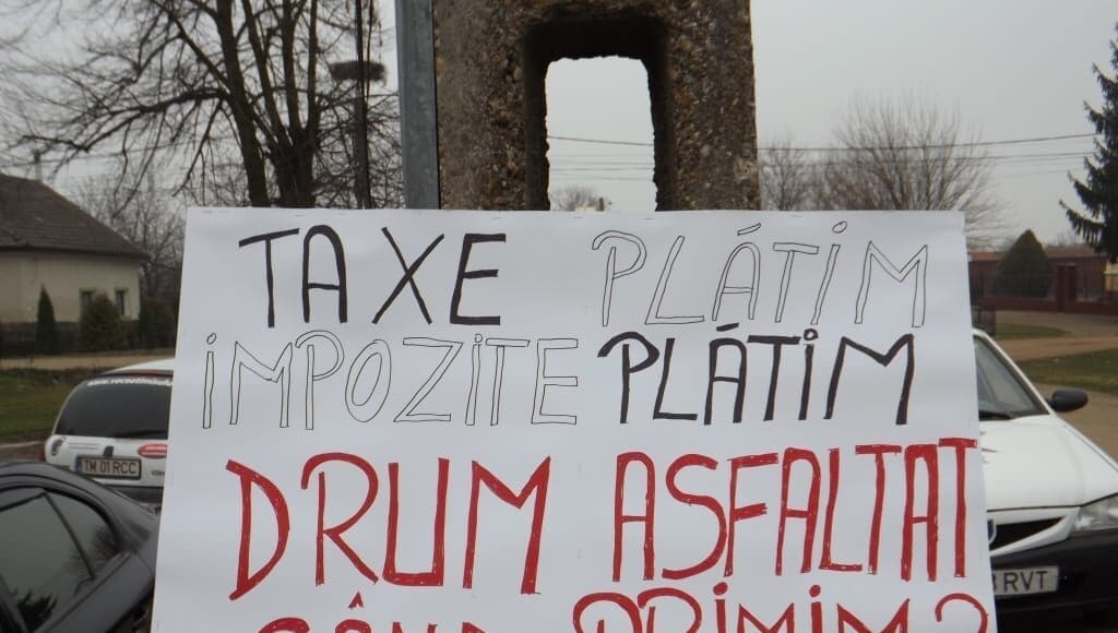 Protest-pentru-drumul-dezastruos-ce-leagă-Unip-şi-Uliuc03