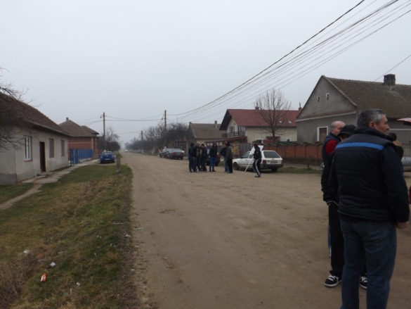 Protest pentru drumul dezastruos ce leagă Unip şi Uliuc05 Protest pentru drumul dezastruos ce leagă Unip şi Uliuc05
