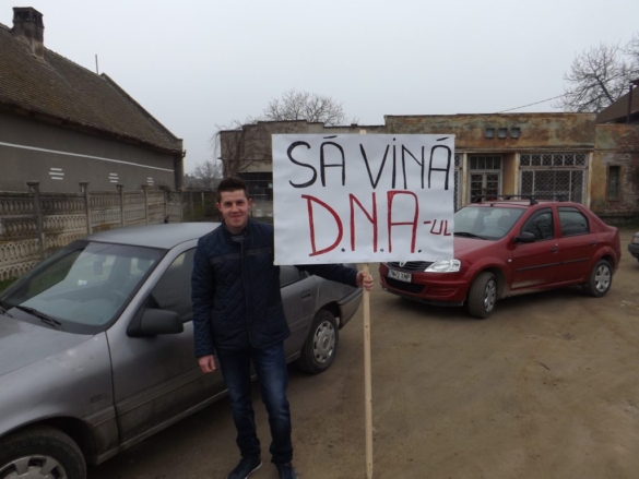 Protest pentru drumul dezastruos ce leagă Unip şi Uliuc07 Protest pentru drumul dezastruos ce leagă Unip şi Uliuc07