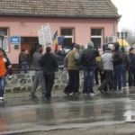 Protest-pentru-drumul-dezastruos-ce-leagă-Unip-şi-Uliuc12