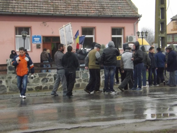 Protest pentru drumul dezastruos ce leagă Unip şi Uliuc12 Protest pentru drumul dezastruos ce leagă Unip şi Uliuc12