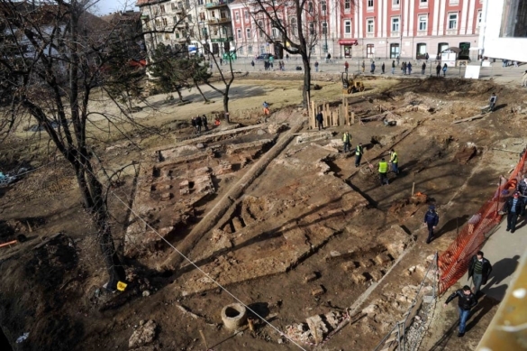 cercetrai arheologice Piata Libertatii 1