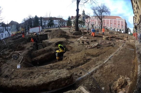 cercetrai arheologice Piata Libertatii 14
