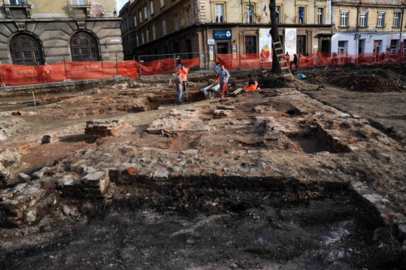 cercetrai arheologice Piata Libertatii 5