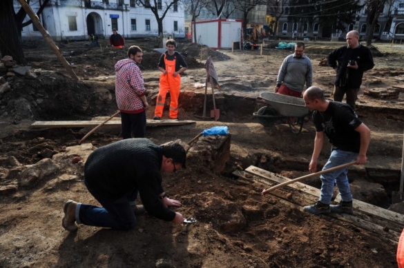 cercetrai arheologice Piata Libertatii 9