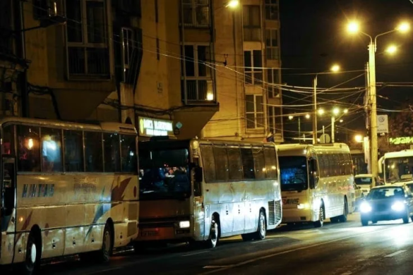 Timişorenii au plecat azi-noapte la Bucureşti cu autocarele. Vezi ce protest de amploare are loc în Capitală FOTO