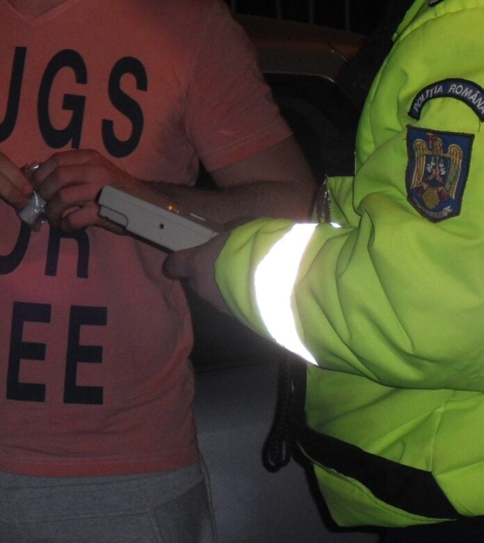 Șofer cu ALCOLEMIE uriașă, prins la volan, la Moravița! De ce l-au oprit polițiștii razie politie 3 jpg
