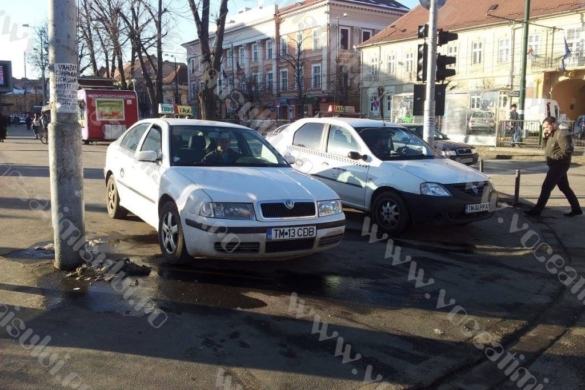 Nesimţiţii din traficul de pe la noi sau taximetriştii pe care-i doare-n staţie de pietoni FOTO