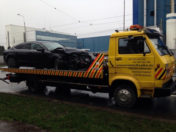 Şofer mut de beat cu maşina de împrumut a provocat un accident violent pe Calea Buziaşului Şofer mut de beat cu maşina de împrumut a provocat un accident violent pe Calea Buziaşului