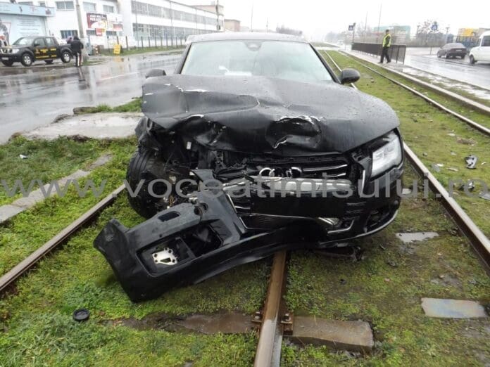 Şofer mut de beat, cu maşina „de împrumut”, a provocat un accident violent, pe Calea Buziaşului FOTO+VIDEO