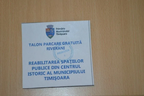 Poliția Locală a început să împartă taloanele de parcare gratuită pentru riveranii din Centrul Istoric