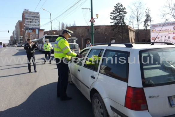 La Timişoara, Poliţia Rutieră „trage pe dreapta” şoferiţele pentru a le înmâna un… mărţişor FOTO+VIDEO