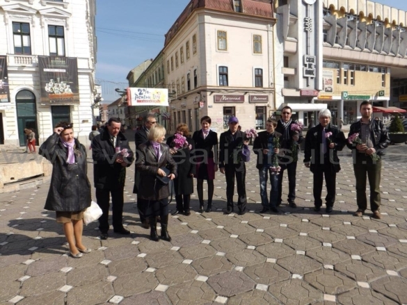De 8 martie membrii PP DD au ieșit în Piața Operei01 De 8 martie membrii PP DD au ieșit în Piața Operei01