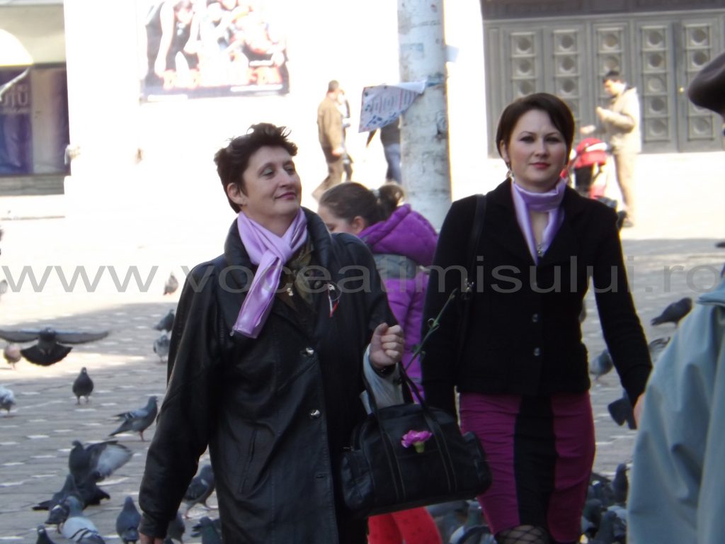 De 8 martie membrii PP DD au ieșit în Piața Operei10 De 8 martie membrii PP DD au ieșit în Piața Operei10