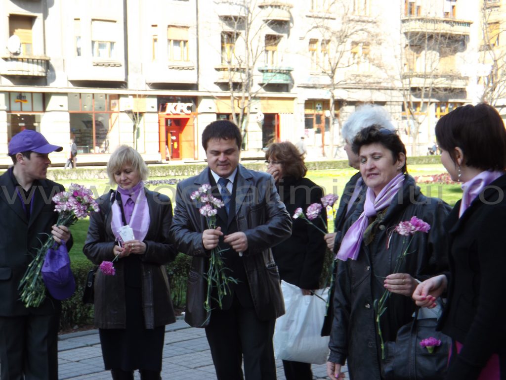De 8 martie membrii PP DD au ieșit în Piața Operei14 De 8 martie membrii PP DD au ieșit în Piața Operei14