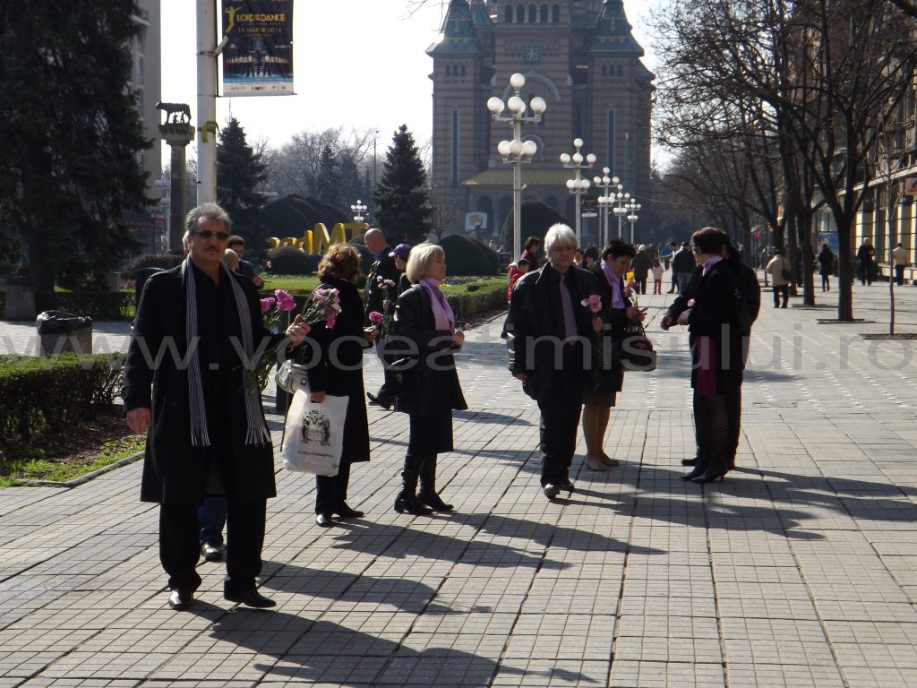 De 8 martie membrii PP DD au ieșit în Piața Operei28 De 8 martie membrii PP DD au ieșit în Piața Operei28
