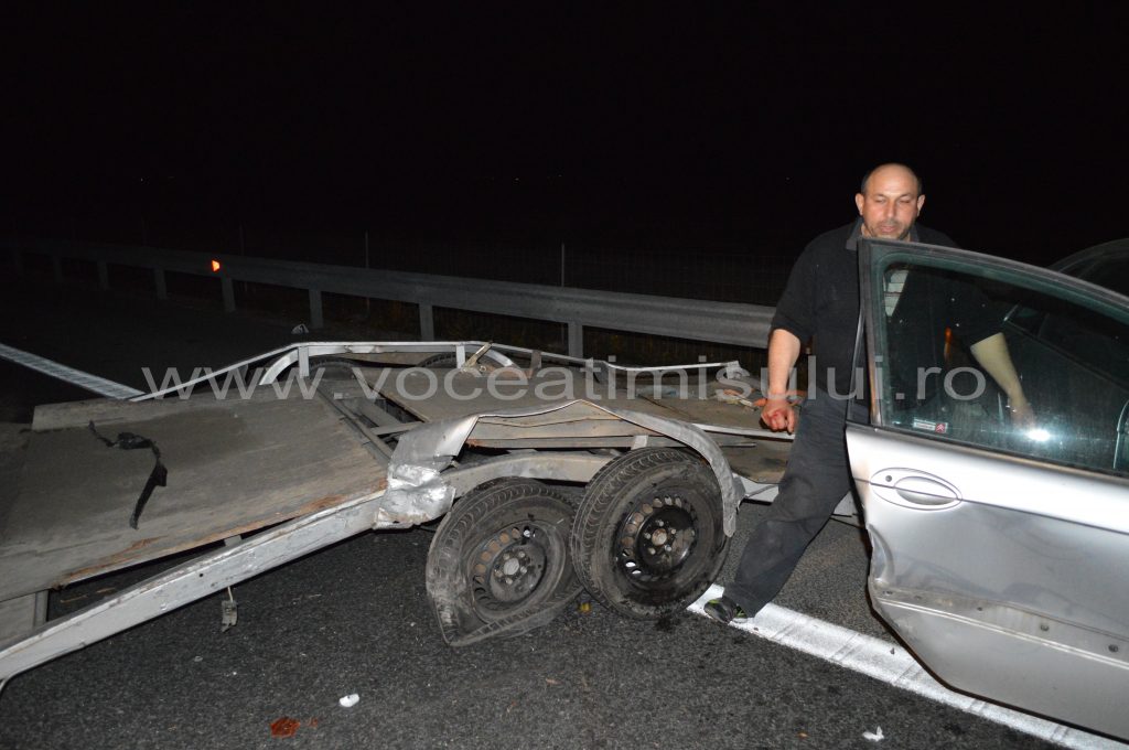 Doi ţigani au blocat traficul pe autostrada A108 Doi ţigani au blocat traficul pe autostrada A108