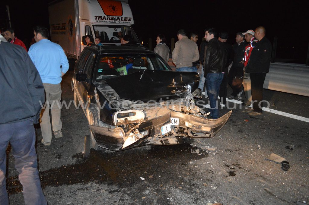 Doi ţigani au blocat traficul pe autostrada A113 Doi ţigani au blocat traficul pe autostrada A113