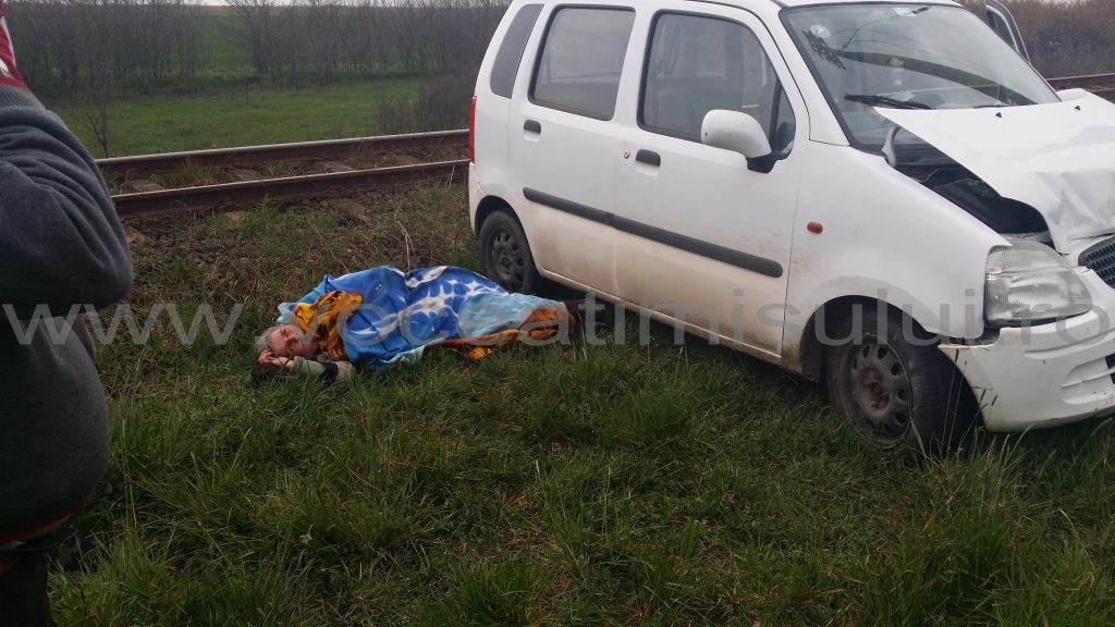 Două maşini s au lovit frontal aproape de Timişoara08 Două maşini s au lovit frontal aproape de Timişoara08