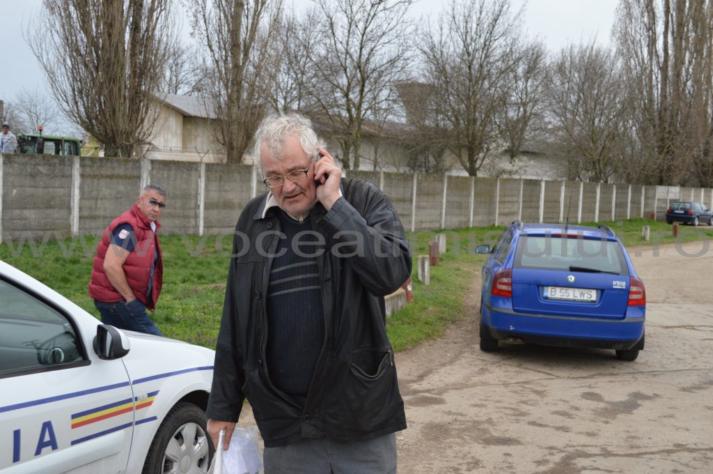 Două maşini s au lovit frontal aproape de Timişoara12 Două maşini s au lovit frontal aproape de Timişoara12