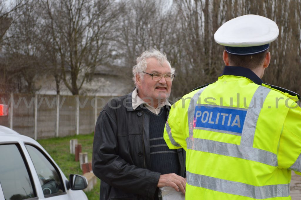 Două maşini s au lovit frontal aproape de Timişoara20 Două maşini s au lovit frontal aproape de Timişoara20