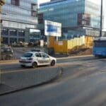 Poliţia-Locală-o-arde-pe-şinele-de-tramvai4