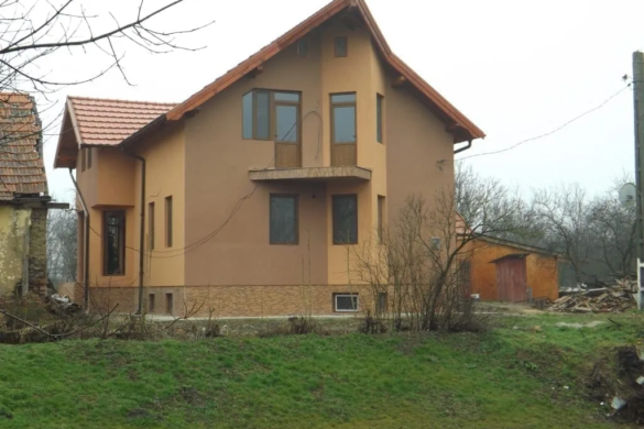 Primarul Koller – vilele şi moşia sa din „Paradisul Verde” de la Icloda, fără autorizaţii FOTO