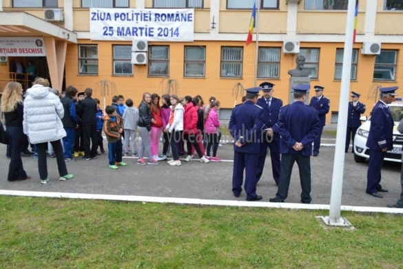 Copiii, cei mai fericiţi de „Ziua Poliţiei Române”, la IPJ Timiş FOTO+VIDEO