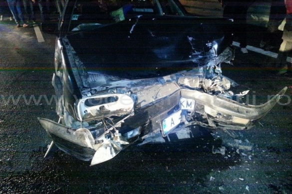 Doi ţigani au blocat traficul pe autostrada A1, lângă Timişoara. Vezi ce accident ciudat a provocat unul dintre ei FOTO+VIDEO