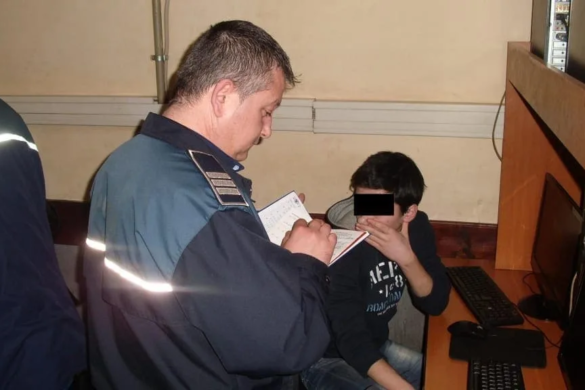 Zeci de elevi din Timişoara, la „cursuri”, prin baruri FOTO