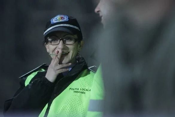 OPINIE! Poliţia Locală Timişoara modifică şi regulamentele UEFA şi FIFA! Bătaie de joc, pe „Dan Păltinişanu” FOTO